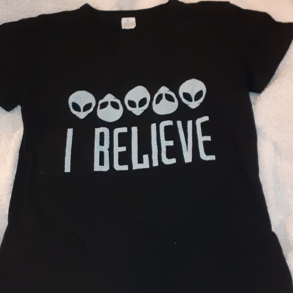 Alien Tshirt - Picture 1 of 4